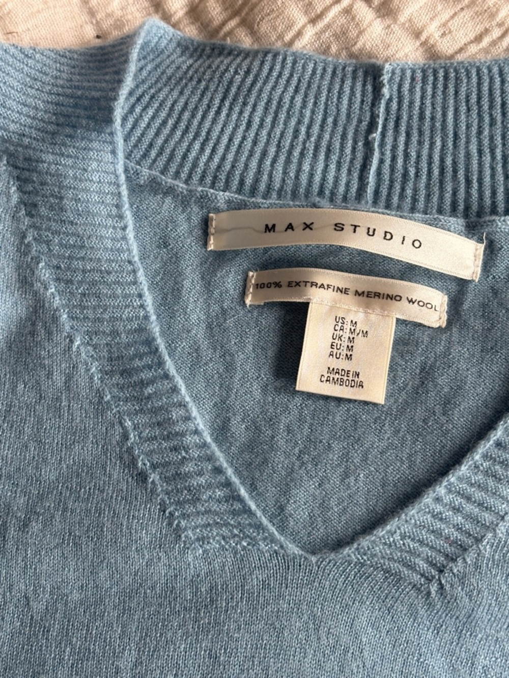 Max Studio Sky Blue V-Neck Merino Wool short sleeve top 💙💙💙